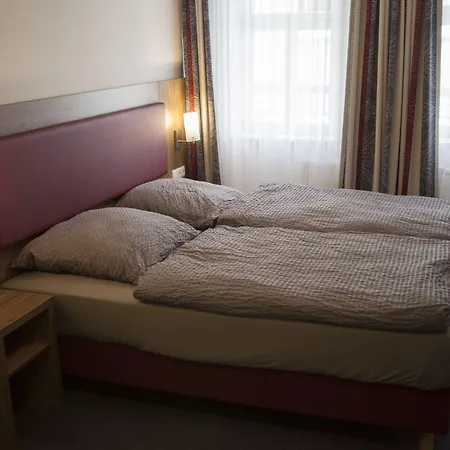 La Flamme Garni Bed & Breakfast